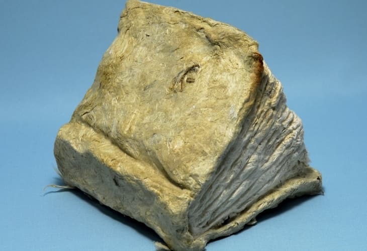 object_closed_book_1